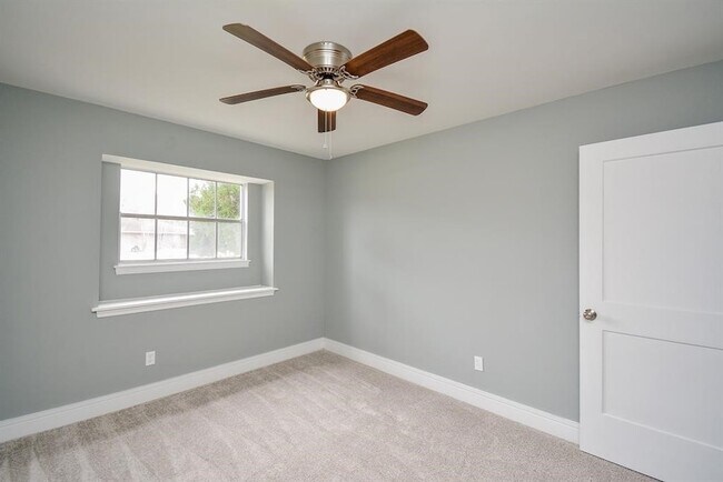 Building Photo - 8518 Braesview Ln