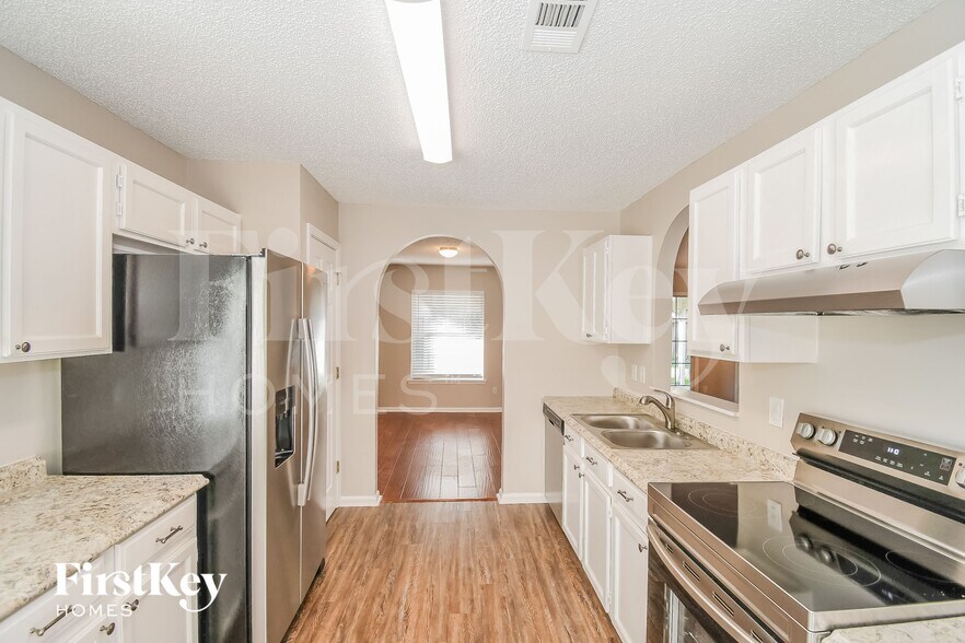 Building Photo - 12274 Stockbridge Ct N