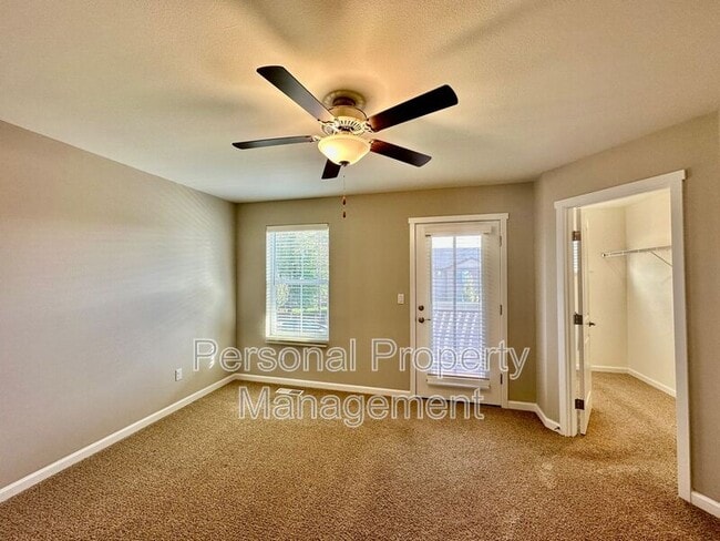 Building Photo - 7042 NE 155th Pl