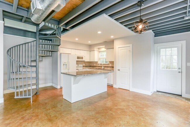 Building Photo - 4120 Beggs St