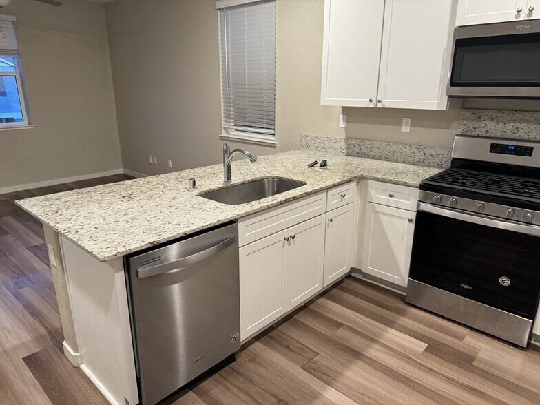 Building Photo - 4097 Southampton St