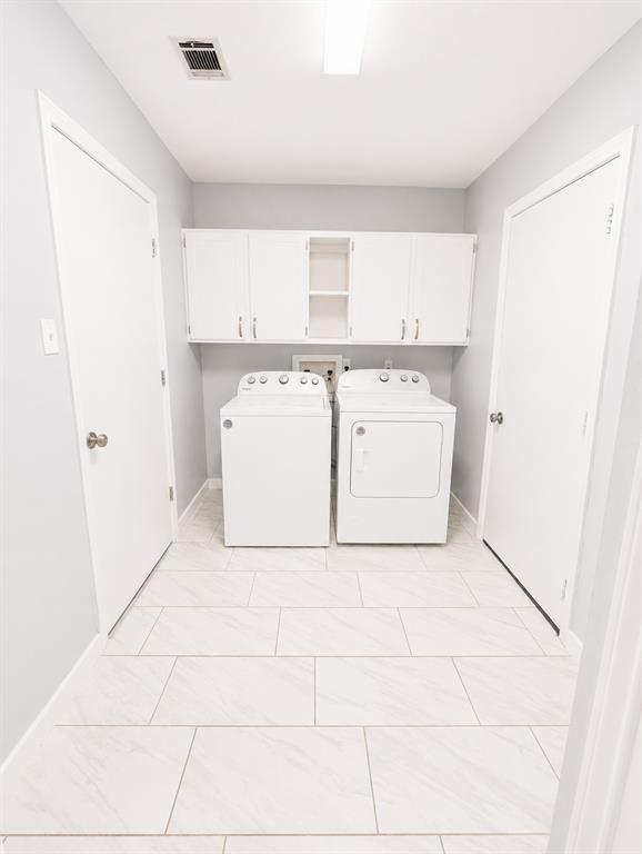 Building Photo - 305 Starbright Dr