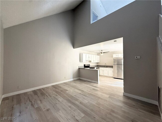 Building Photo - 5187 Garden Ln