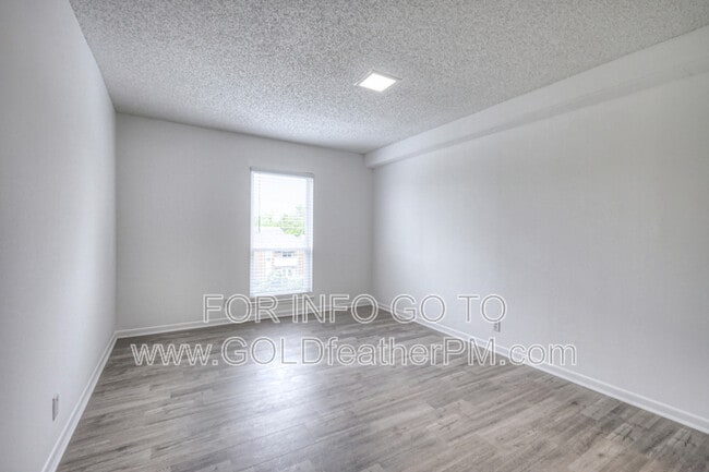 Building Photo - 515 Basswood Ave