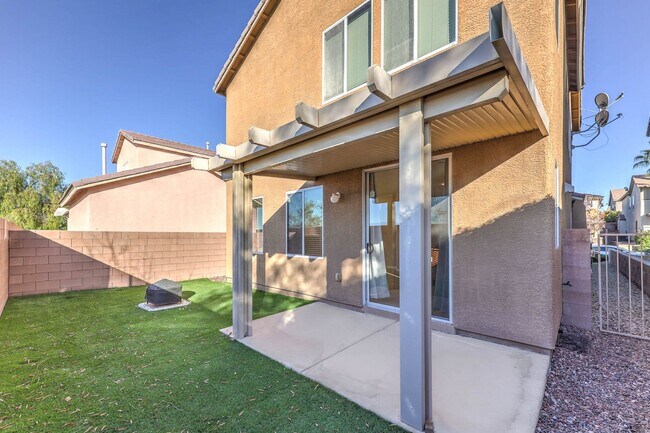 Building Photo - Beautiful 4 Bedroom, 2 Story Home in Henderson