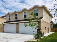 Building Photo - 2810 Phoenix St