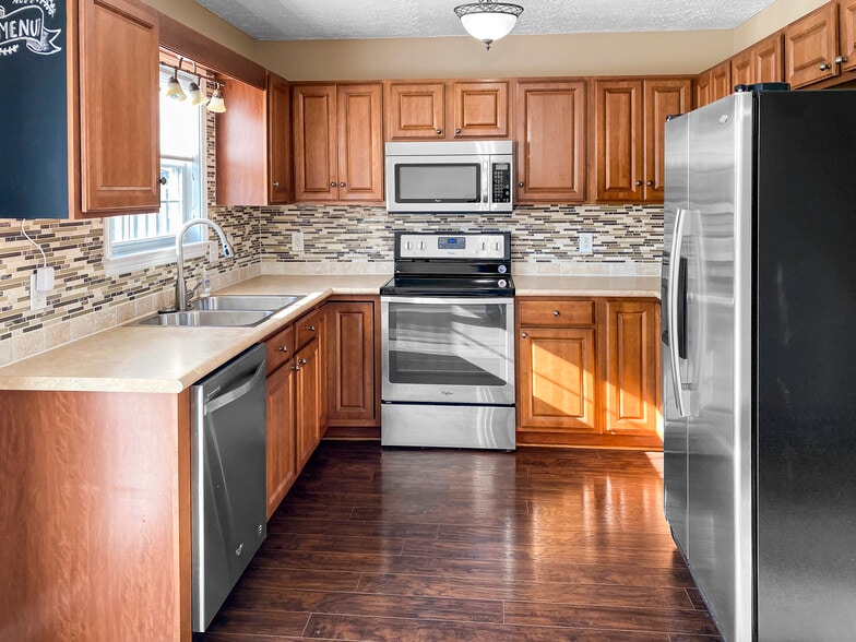 Kitchen #3 - 213 Red Carnation Dr