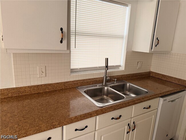 Building Photo - 434 Muskegon Ave