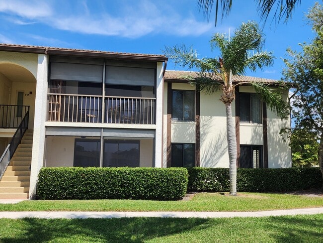 Primary Photo - 1605 SW Silver Pine Way
