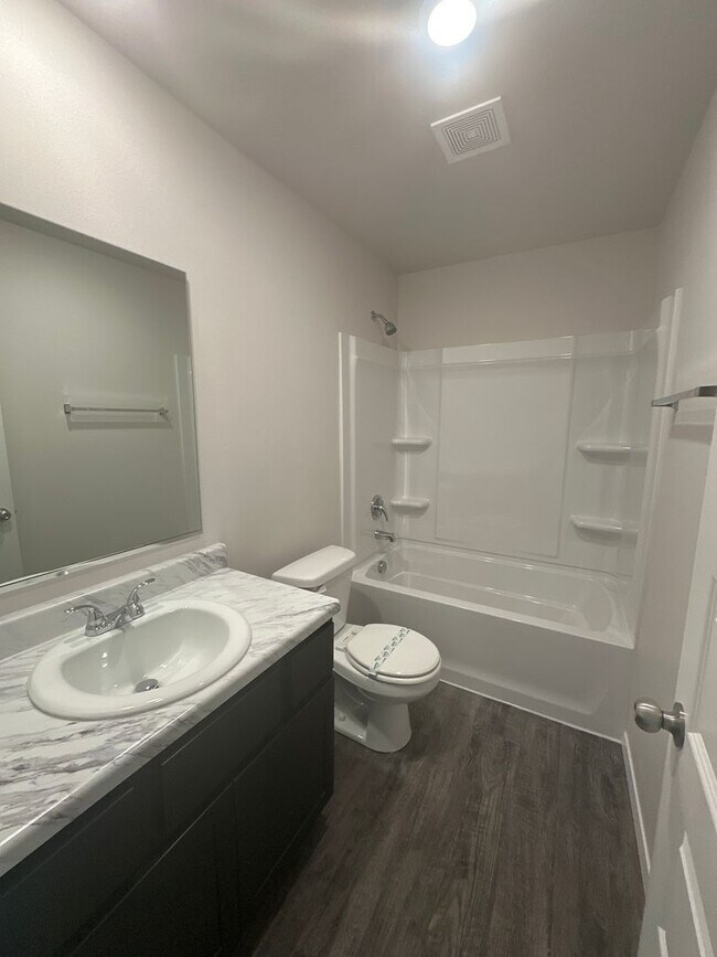 Building Photo - Pre-Leasing Now! Charming Three Bed | Two Bath Home in Broken Arrow