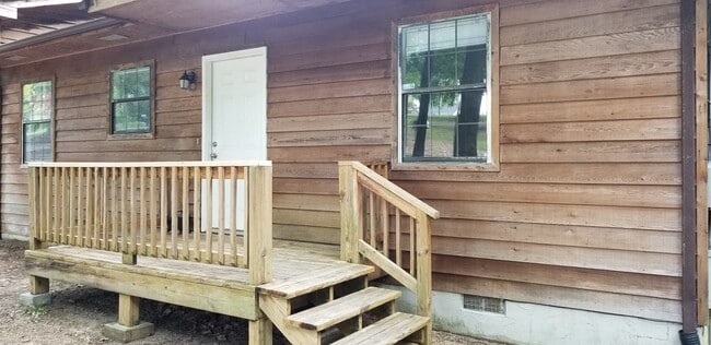 Building Photo - 301 Autumn Ave