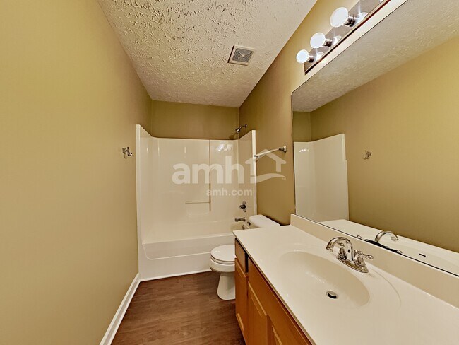 Building Photo - 156 Sundance Way