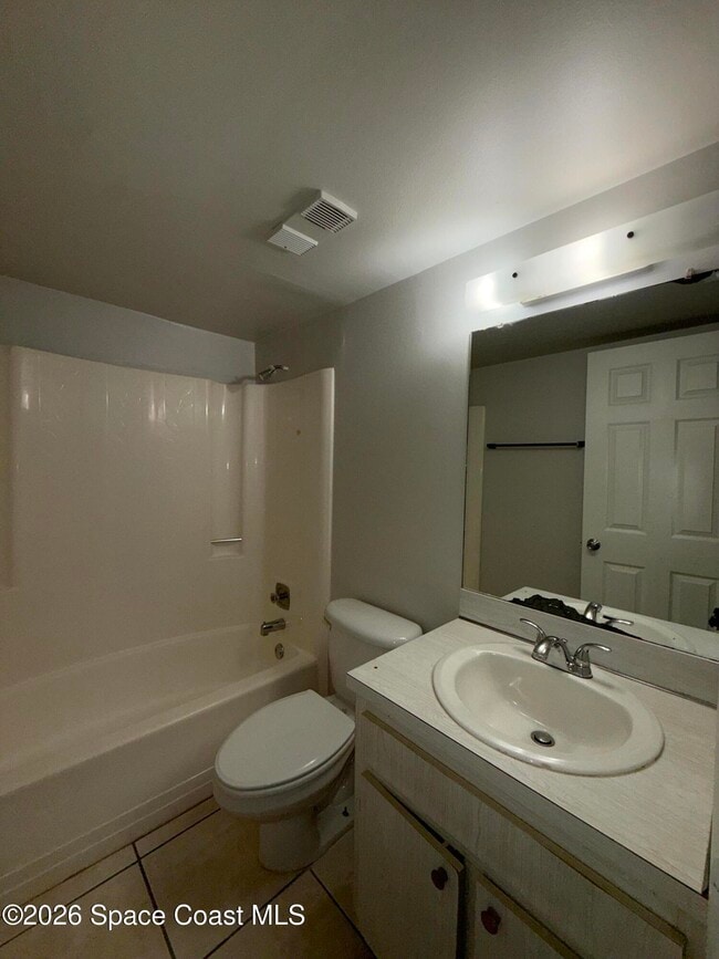 Building Photo - 1562 University Ln