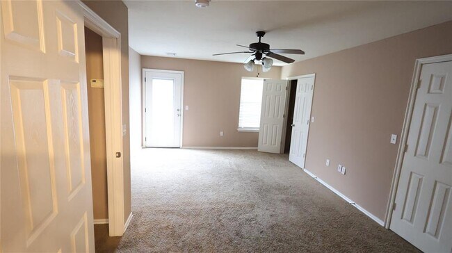 Building Photo - 847 Rambling Oaks Dr