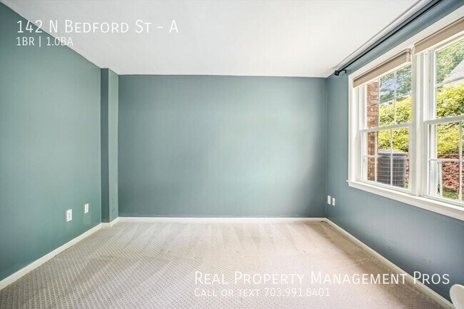 Building Photo - 142 N Bedford St