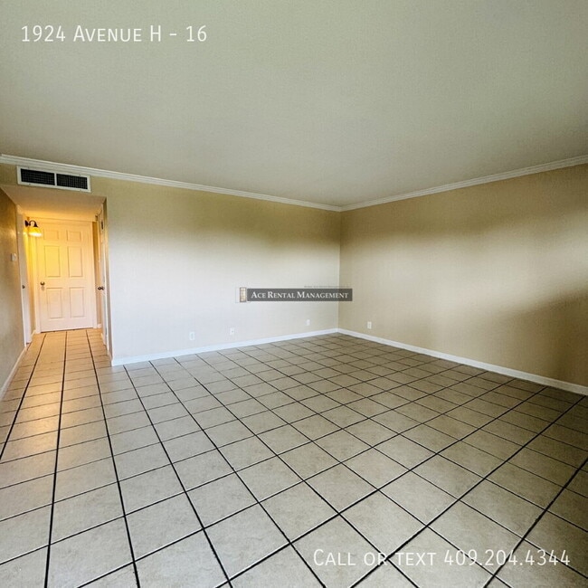 Building Photo - 1924 Avenue H