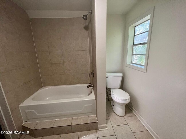 Building Photo - 503 Southdown Pl