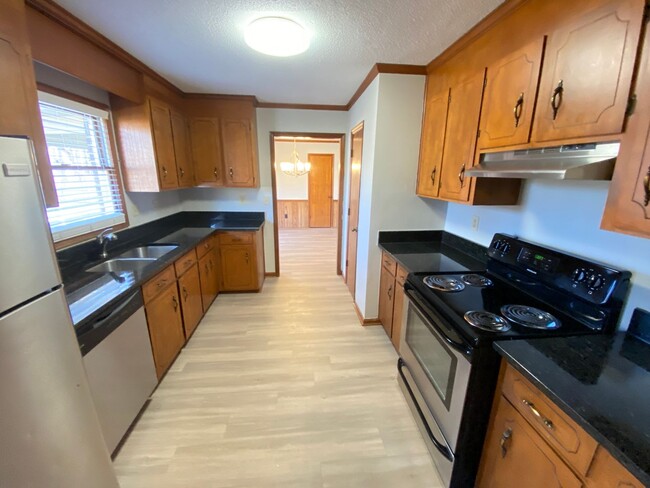 Building Photo - 3bed/2bath house on large lot with garage, Minutes from Hwy 73 and I-85, Close to Concord