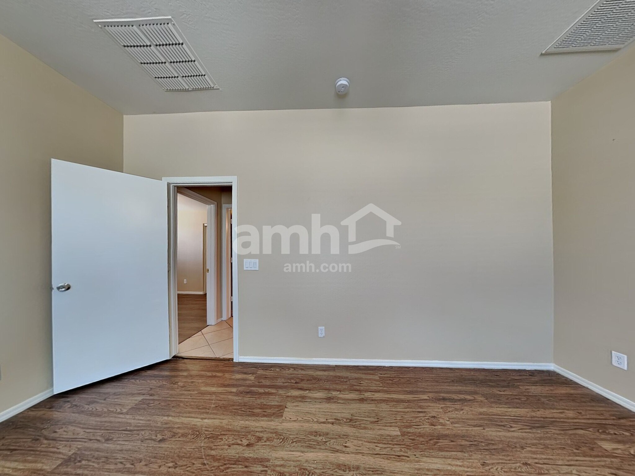 Building Photo - 8110 S 48th Ln