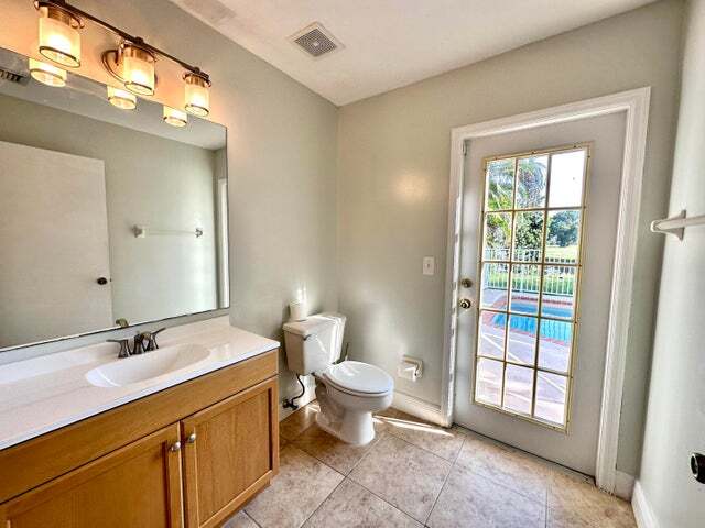 Building Photo - 2698 Linkside Dr