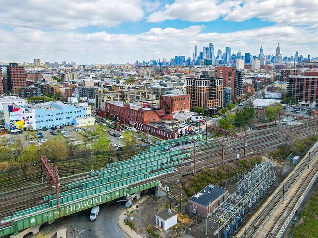 Building Photo - 1500 Hudson St