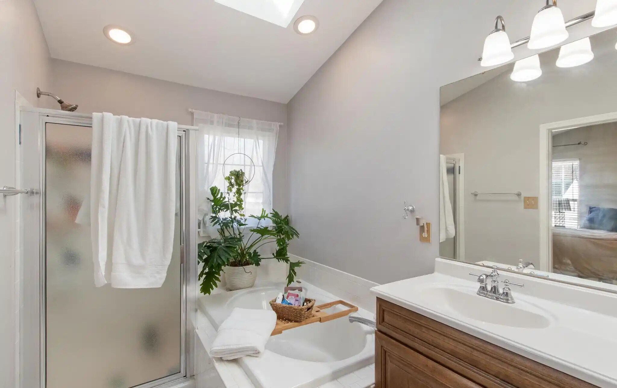 Building Photo - 6 Beau Ridge Dr