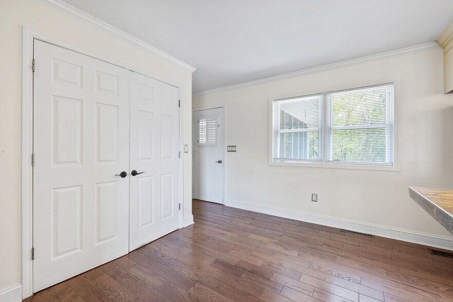 Doors to W/D and Porch - 1319 Legend Rd