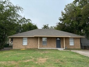 Building Photo - 4008 Templeton St