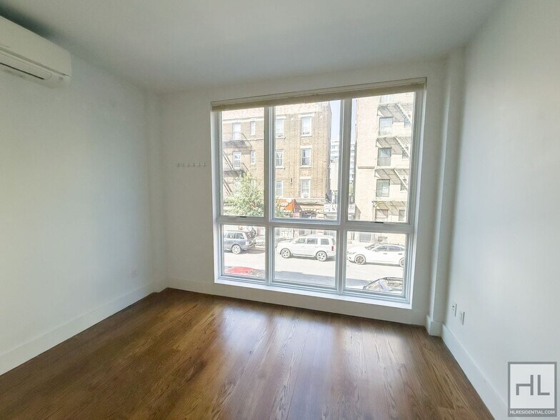 Building Photo - Stunning Two-Bedroom Duplex with Soaring 1...