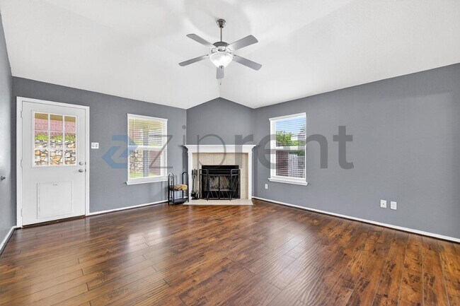 Building Photo - 916 Reveille Rd