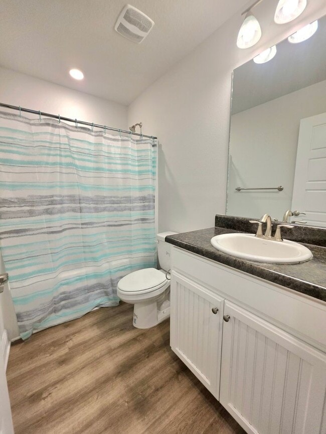 Building Photo - Spacious 4BR Home Near Navy Federal & UWF ...