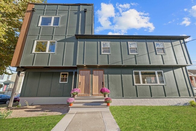 Building Photo - 312 Garfield Ave