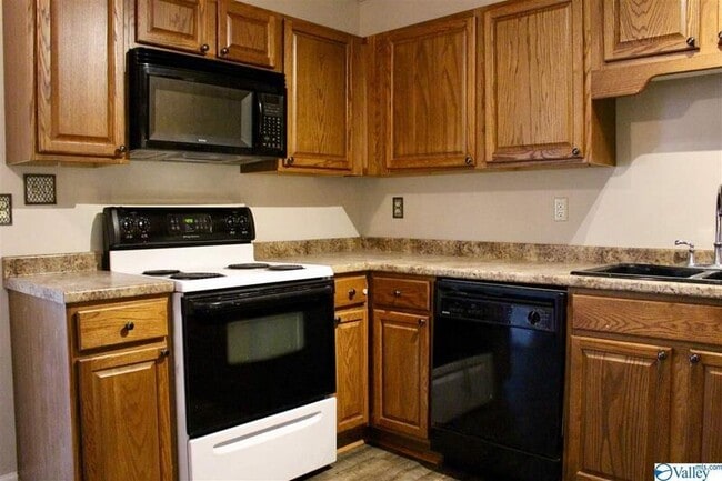 Building Photo - 13923 Hurstland Dr SW