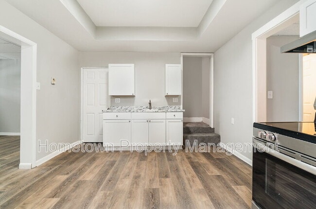 Building Photo - 606 North St