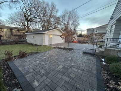 Building Photo - "Charming 4-Bed Retreat in Edina: Spacious 2142 Sq Ft with Hardwood Elegance & Cozy Fireplaces!"
