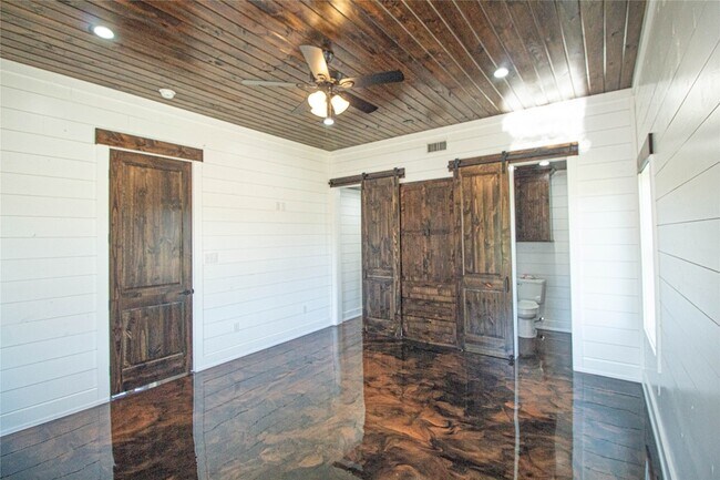 Building Photo - 1275 Castlewood Rd