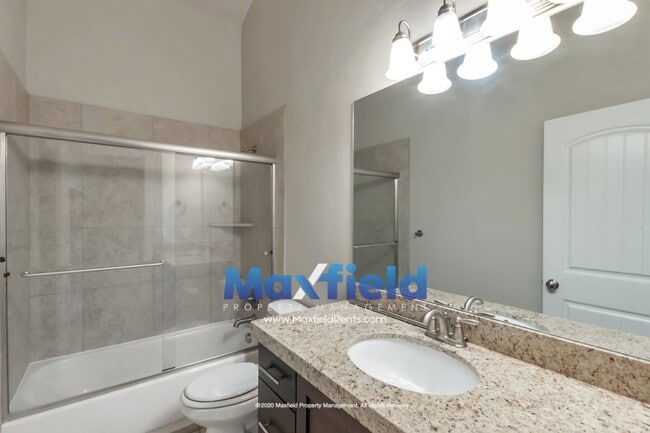 Building Photo - 3 BD + Office 2 BA 2 GA Luxury Townhouse  ...
