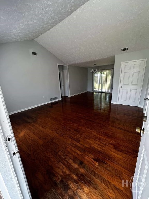 Building Photo - 25 Robin Hood Dr