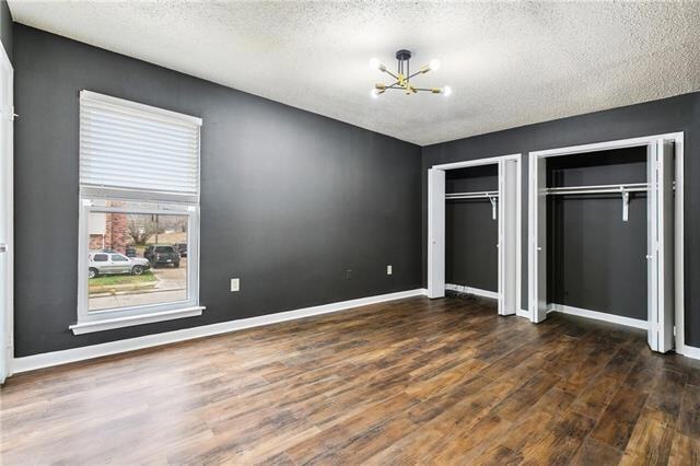 Building Photo - 241 Helen St