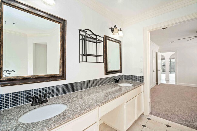 Building Photo - 16054 Hidden Acres Dr