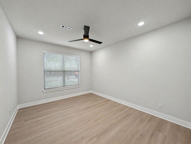 Building Photo - Fabulous New Construction Rental in Bella Vista Featuring a Rare 3-Car Garage