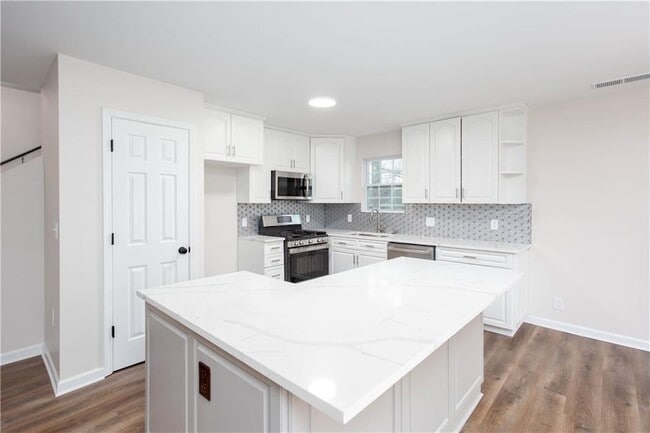 Building Photo - 4100 Chanticleer Dr NW
