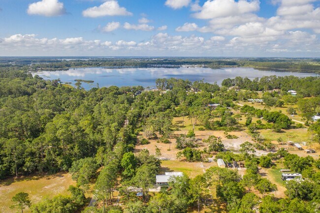 Building Photo - Serene 3-Bedroom Home on 1 Acre Lot