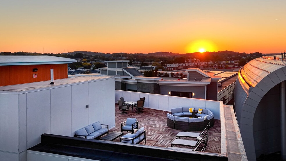 Building Photo - 38 Hichborn St