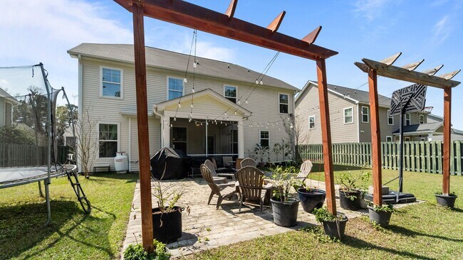 Building Photo - Beautifully Upgraded Home with Outdoor Fire Pit and Fenced Backyard in Buckhead East