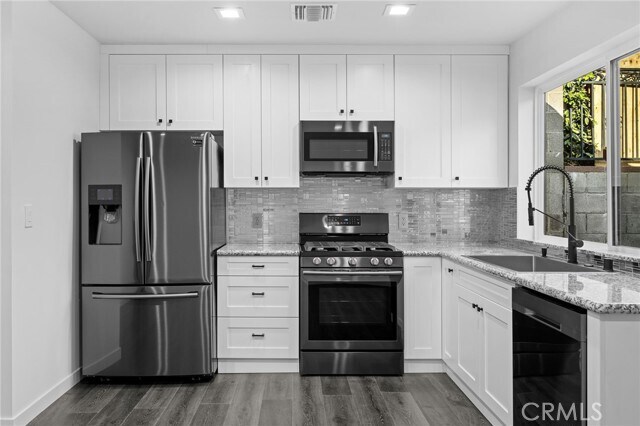 Building Photo - 915 Cornell Dr