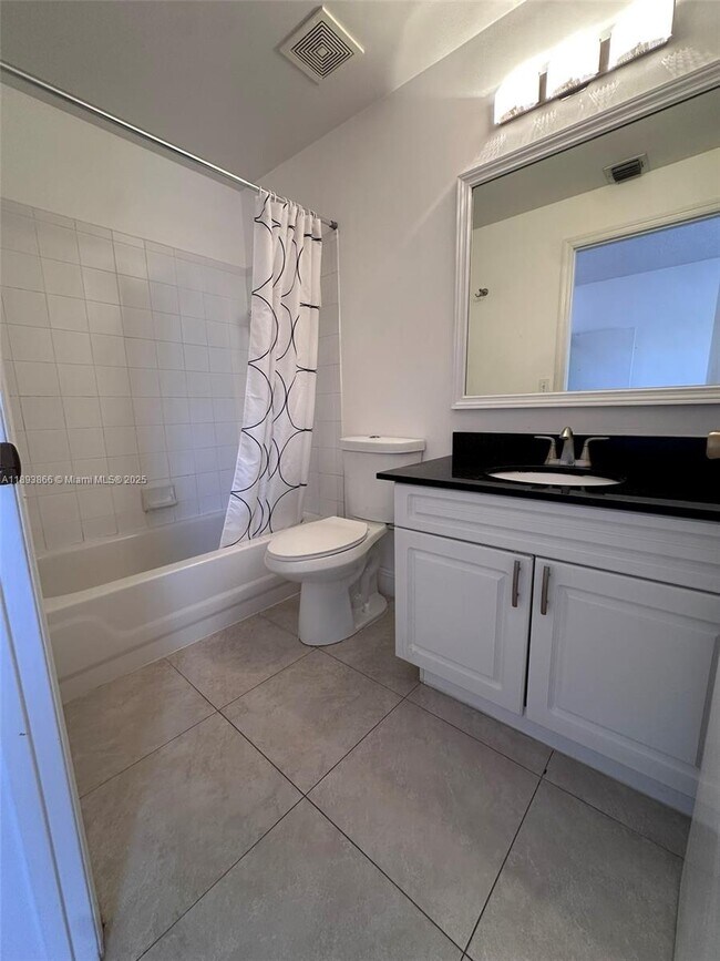 Building Photo - 1350 Sorrento Dr