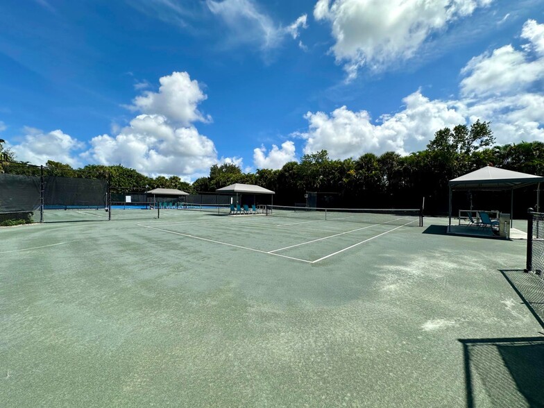 Building Photo - 5791 Island Reach Ln