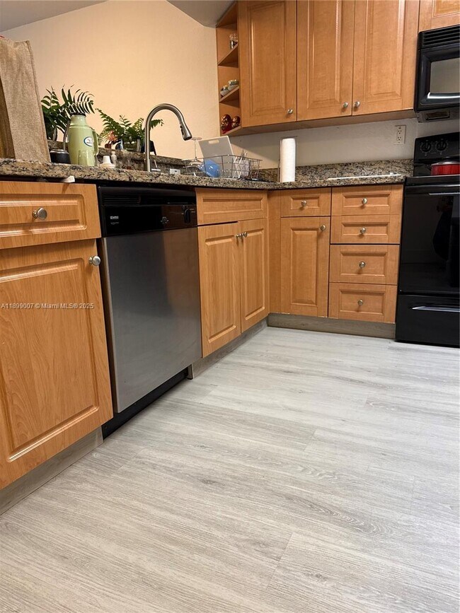 Building Photo - 5000 NW 79th Ave