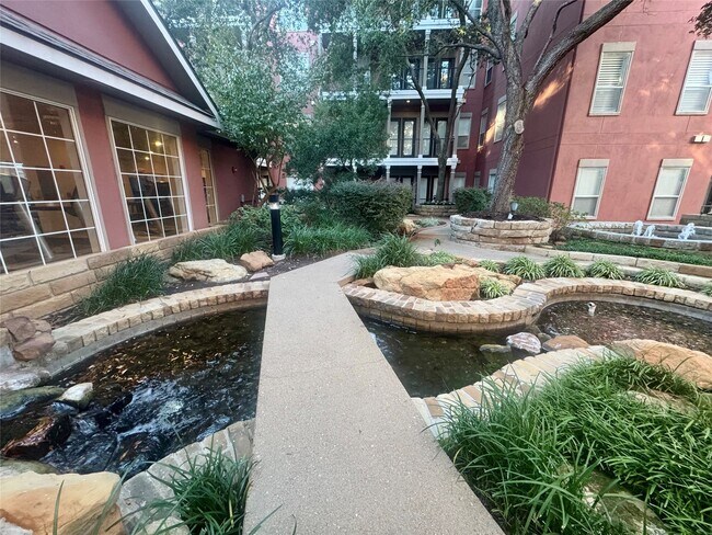 Building Photo - 2400 McCue Rd